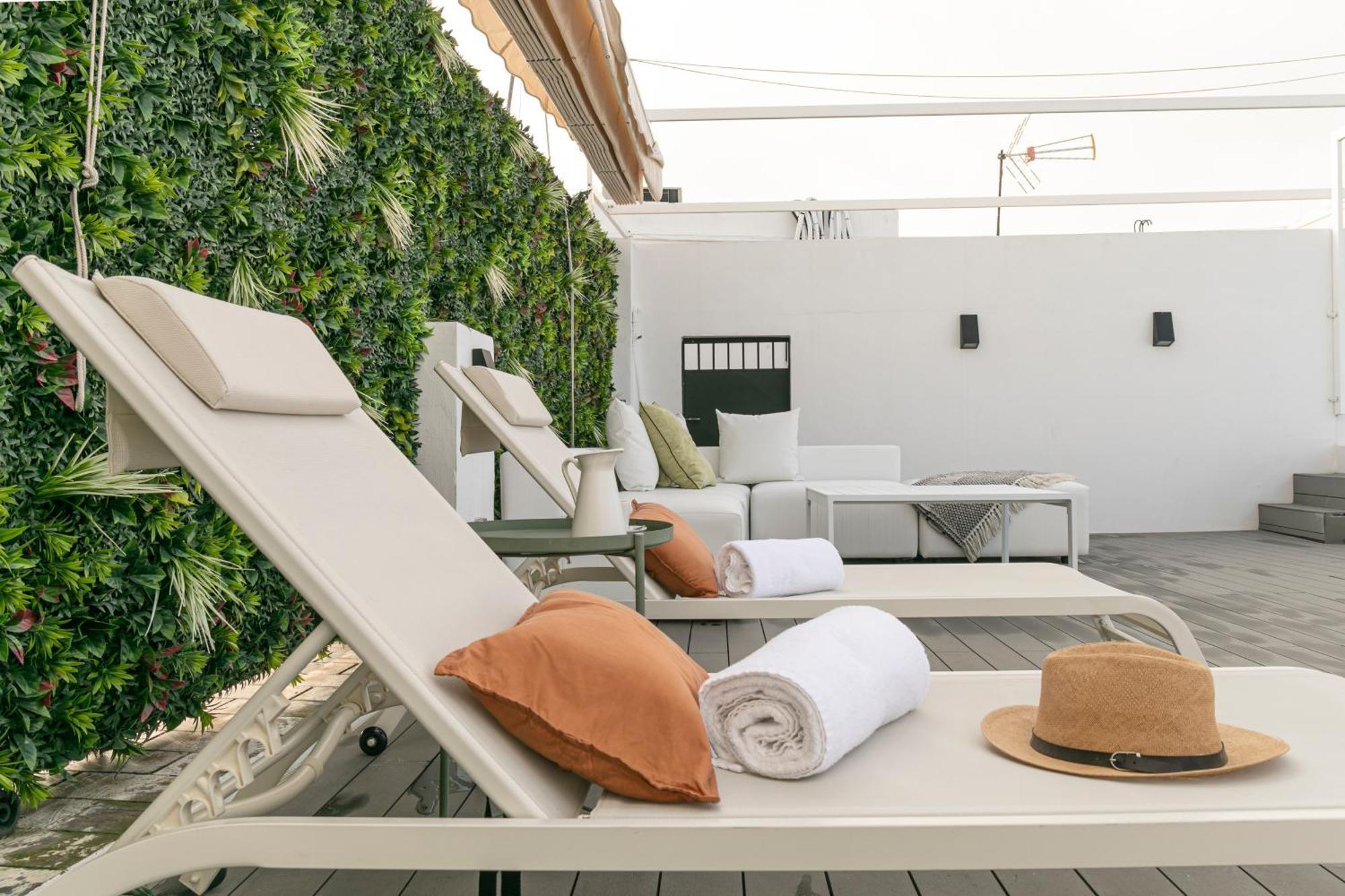 Isg Apartments Modern Atticpool At The Cathedralfree Parking Seville Exterior photo