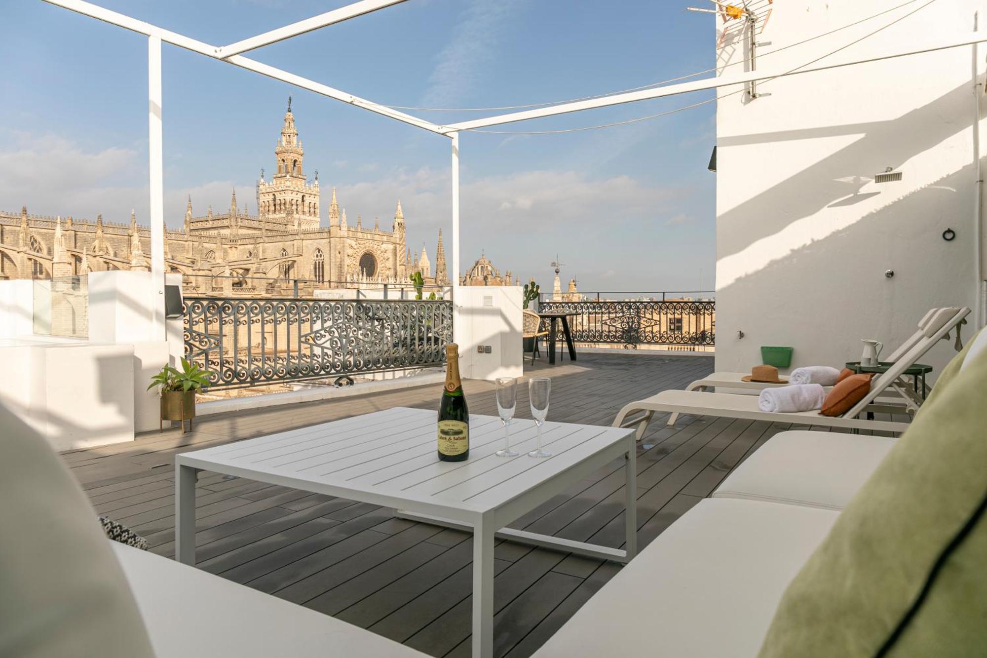Isg Apartments Modern Atticpool At The Cathedralfree Parking Seville Exterior photo