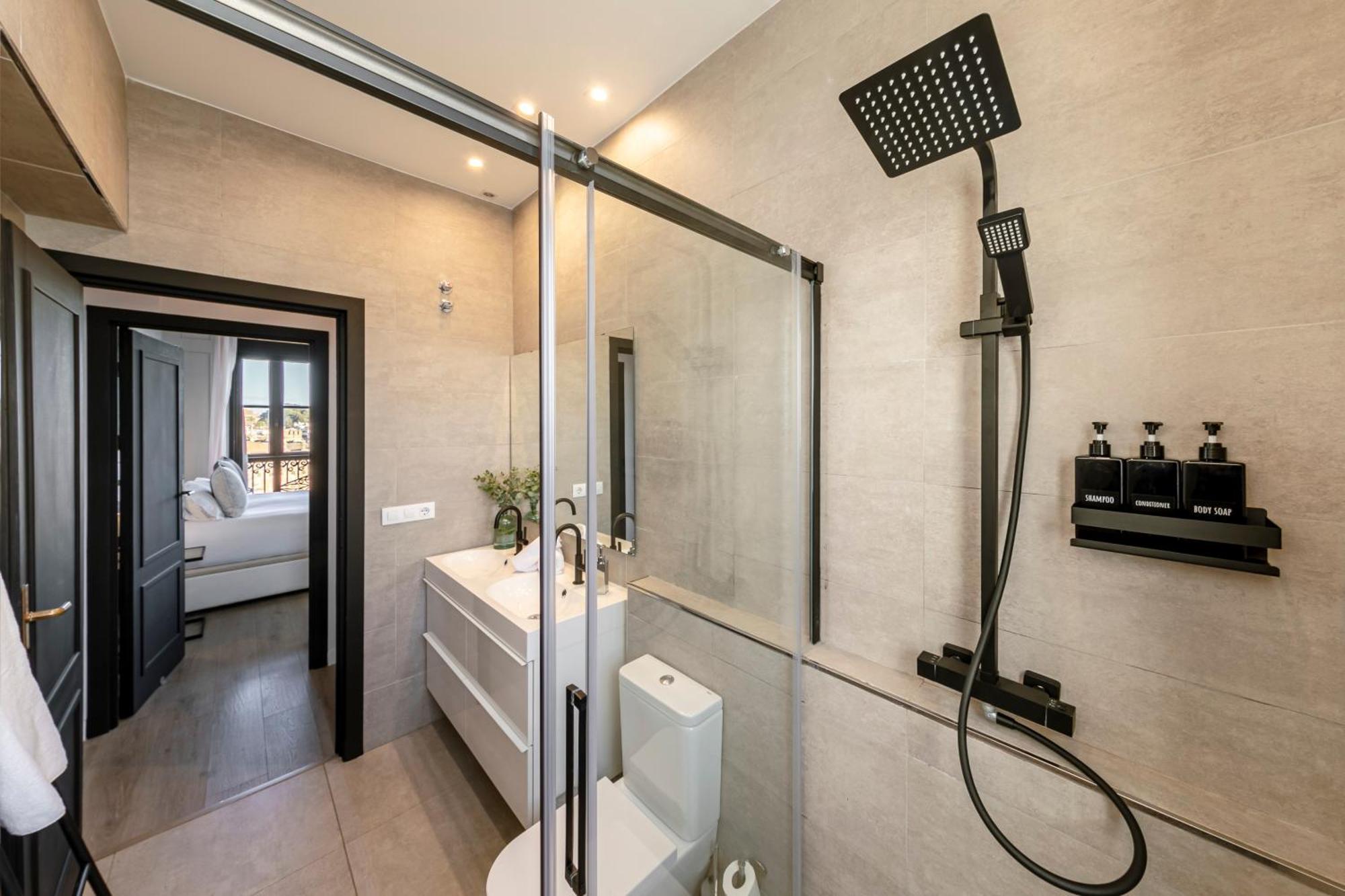 Isg Apartments Modern Atticpool At The Cathedralfree Parking Seville Exterior photo