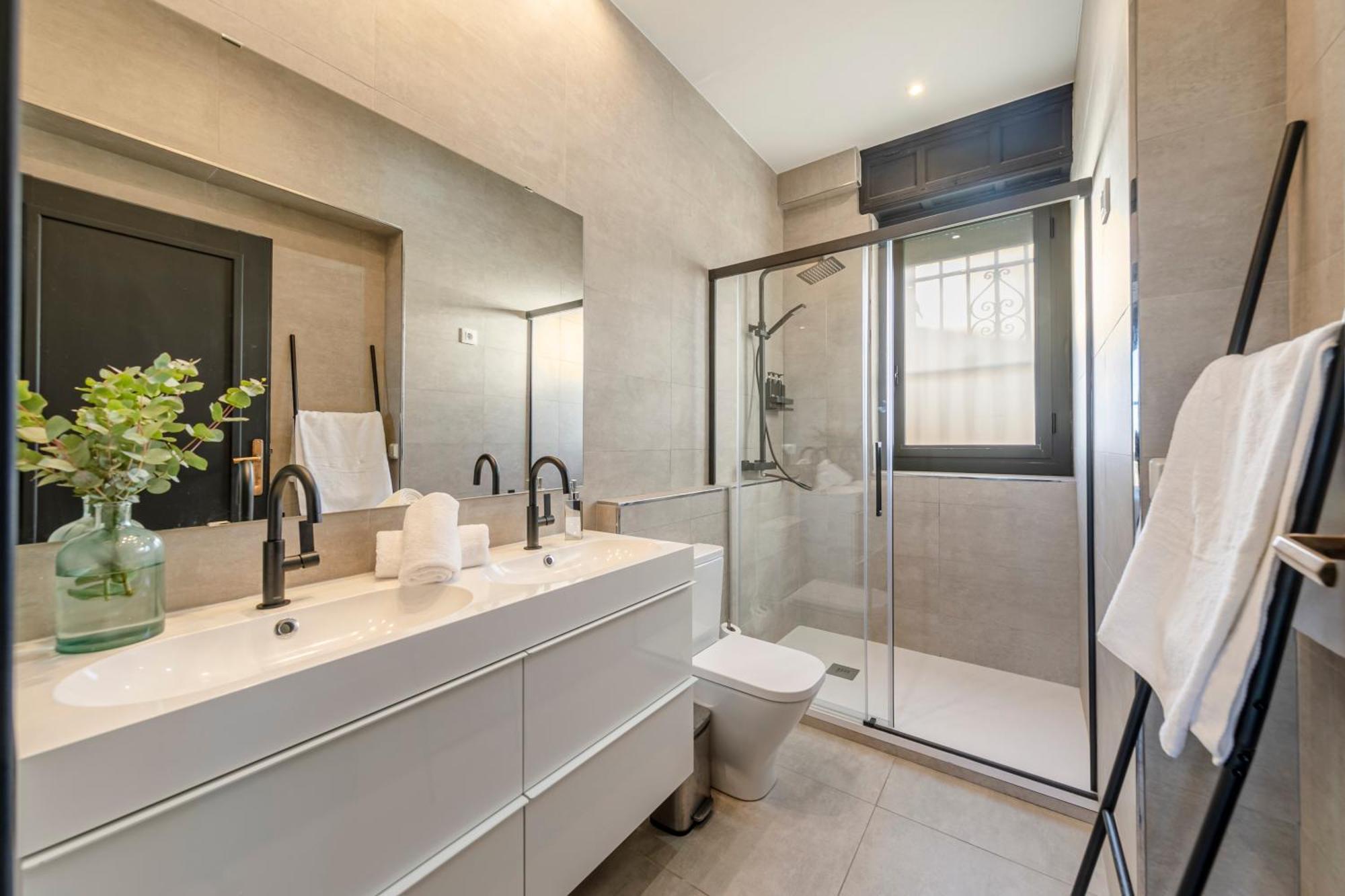 Isg Apartments Modern Atticpool At The Cathedralfree Parking Seville Exterior photo