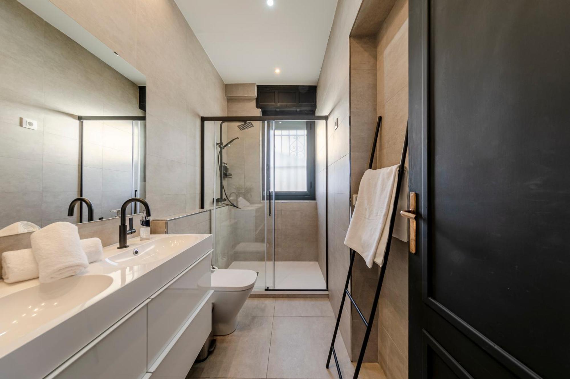 Isg Apartments Modern Atticpool At The Cathedralfree Parking Seville Exterior photo