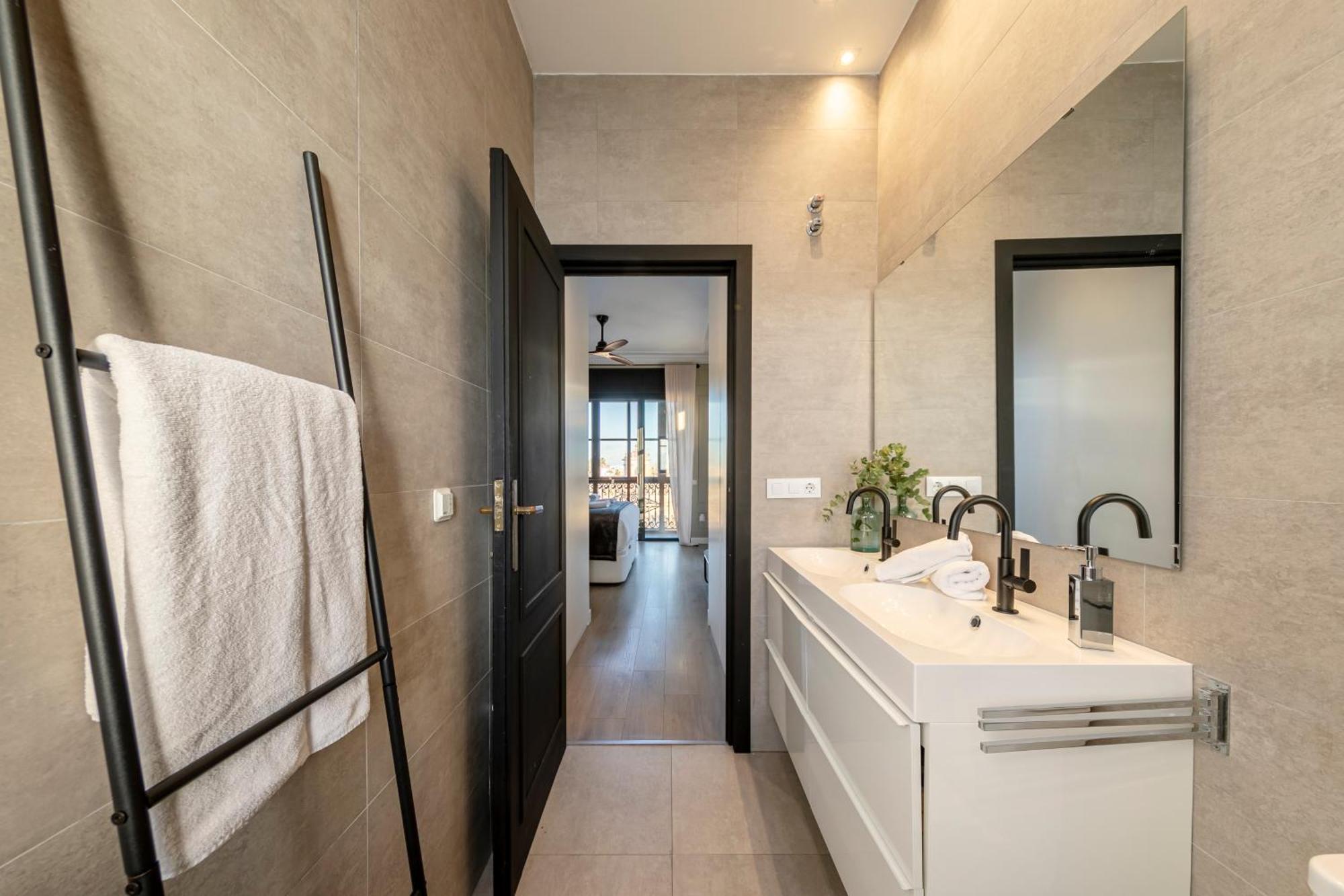 Isg Apartments Modern Atticpool At The Cathedralfree Parking Seville Exterior photo